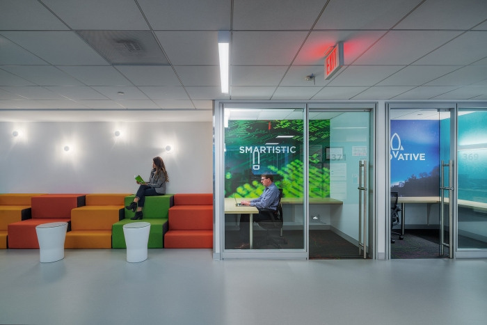 靈活開放的國際總部辦公室設(shè)計(jì)裝修圖-第6張圖片-上海古都建筑設(shè)計(jì)集團(tuán) 靈活開放的國際總部辦公室設(shè)計(jì)裝修圖-第6張圖片-上海古都建筑設(shè)計(jì)集團(tuán)