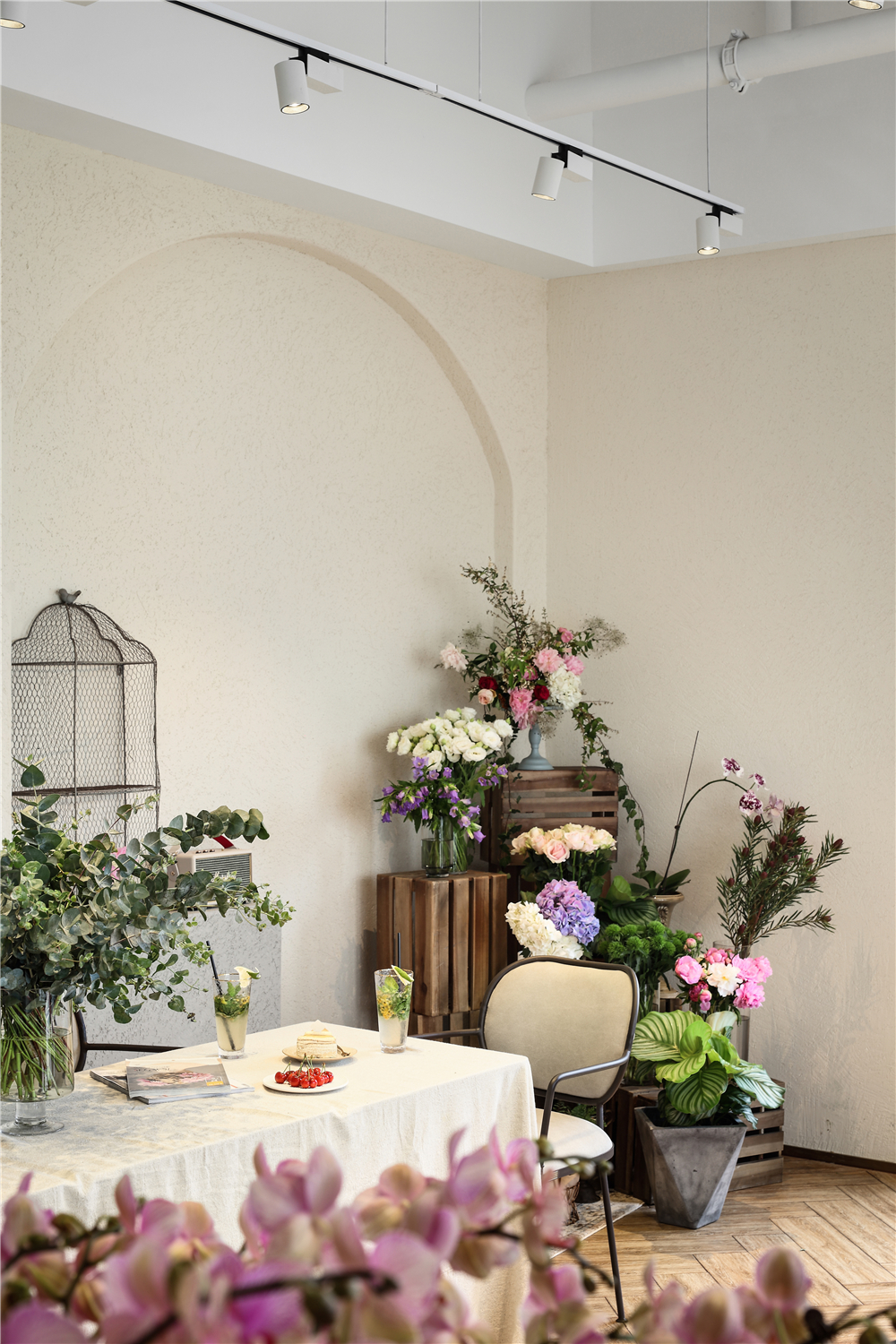 閔行區100平花店辦公室裝修設計案例-第4張圖片-上海古都建筑設計集團 閔行區100平花店辦公室裝修設計案例-第4張圖片-上海古都建筑設計集團