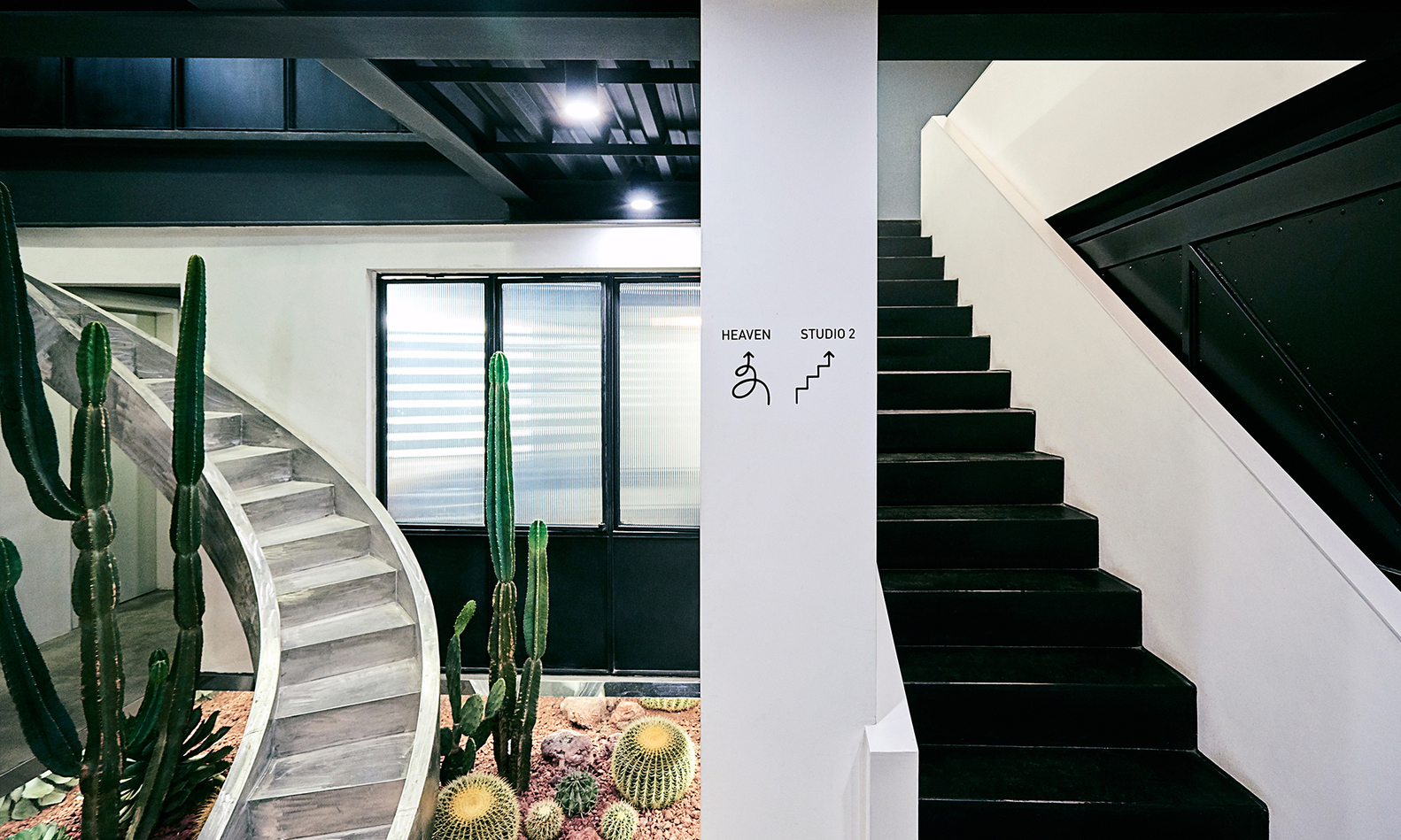 閔行區120平黑白色調攝影棚辦公室裝修設計-第3張圖片-上海古都建筑設計集團