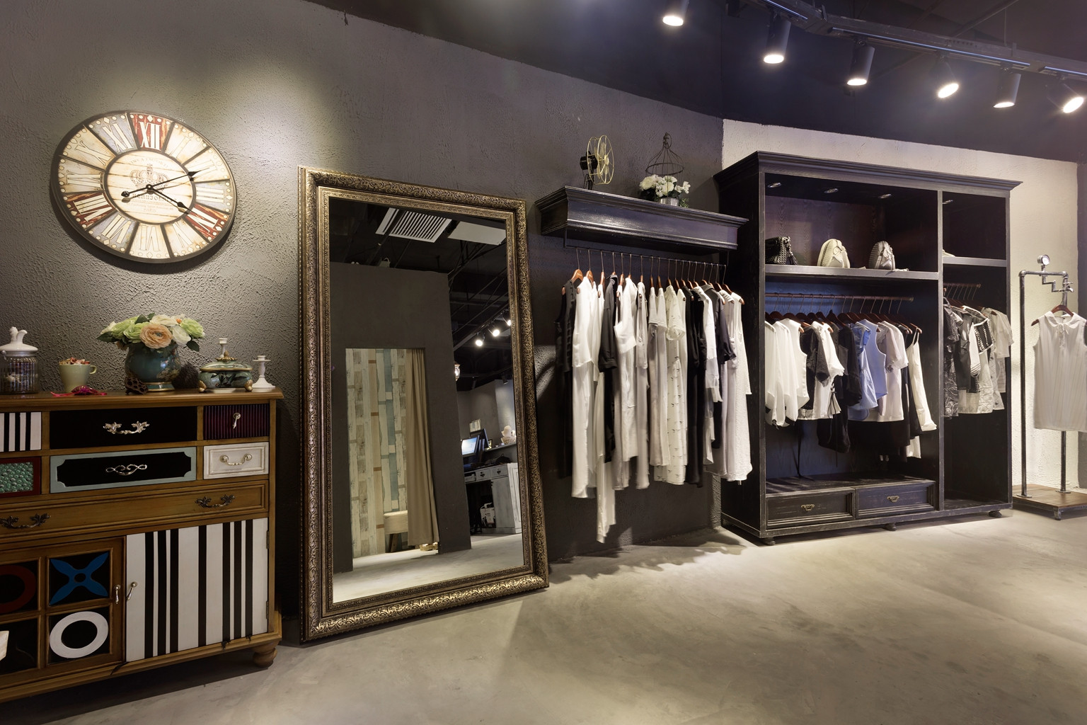 青浦區(qū)loft風格女裝店裝修設計-第1張圖片-上海古都建筑設計集團 青浦區(qū)loft風格女裝店裝修設計-第1張圖片-上海古都建筑設計集團