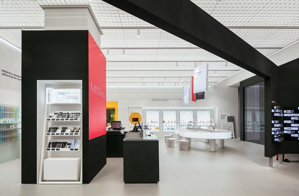 極簡風(fēng)格化妝品店裝修設(shè)計-第2張圖片-上海古都建筑設(shè)計集團 極簡風(fēng)格化妝品店裝修設(shè)計-第2張圖片-上海古都建筑設(shè)計集團