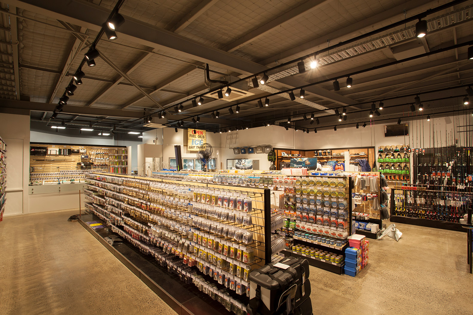 原木工業風漁具店裝修設計-第1張圖片-上海古都建筑設計集團