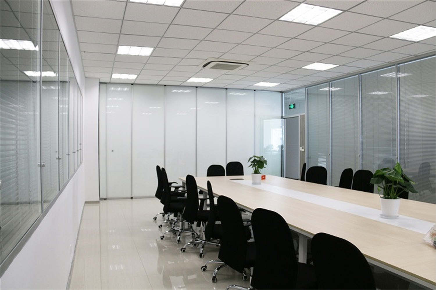 工裝建筑公司辦公室裝修設計-第5張圖片-上海古都建筑設計集團 工裝建筑公司辦公室裝修設計-第5張圖片-上海古都建筑設計集團