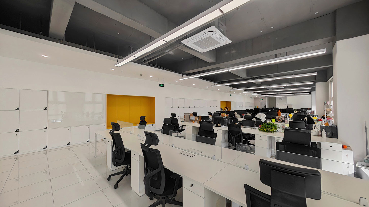 虹口1900生物科技公司辦公場所裝潢設計-辦公室裝修設計效果圖-第3張圖片-上海古都建筑設計集團 虹口1900生物科技公司辦公場所裝潢設計-辦公室裝修設計效果圖-第3張圖片-上海古都建筑設計集團